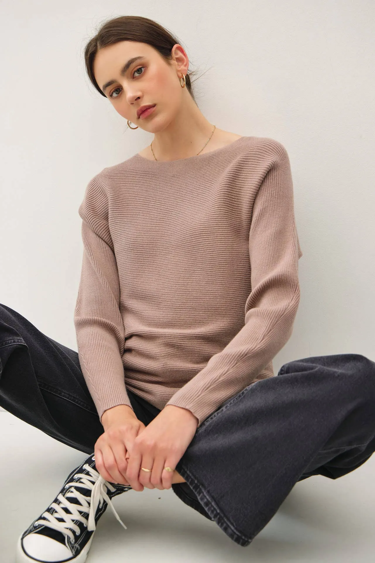 BOAT NECK DOLMAN SLEEVE PULLOVER KNIT TOP | Mocha