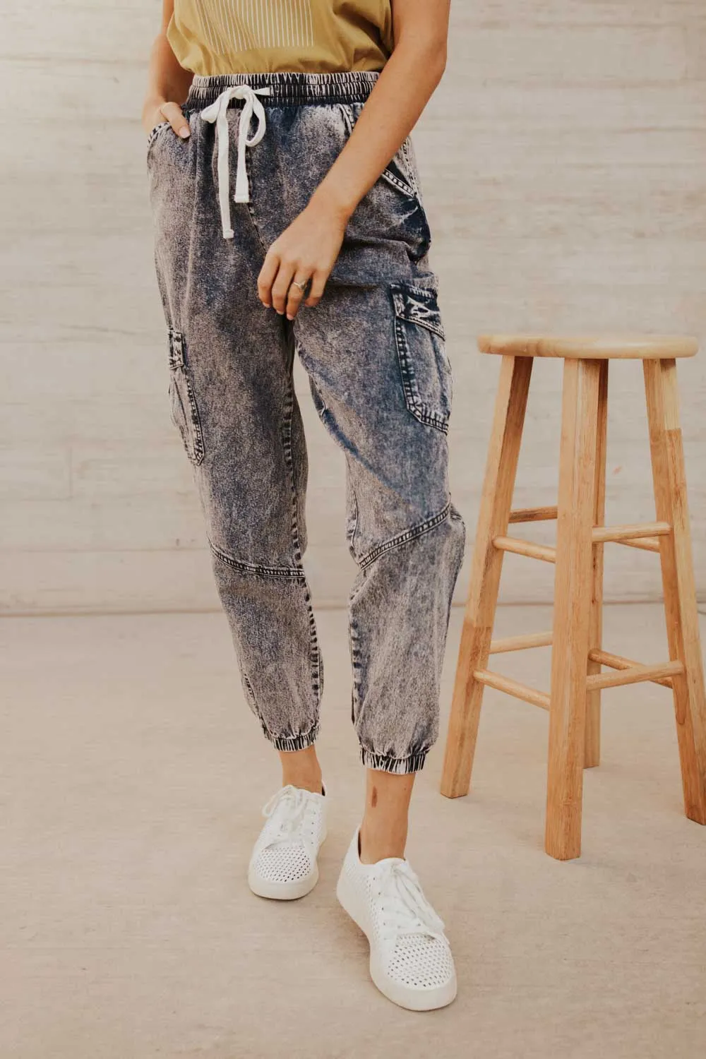 Luna Denim Cargo Joggers in Medium Wash
